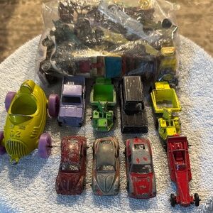 Vintage Tootsie Toy 50s-60s Die-Cast Toy Car Set for parts and restoration